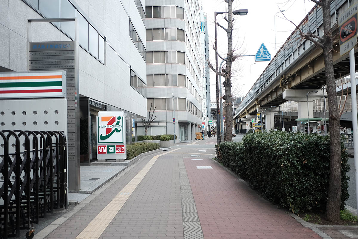 Penampakan 7-11 deket Hotel